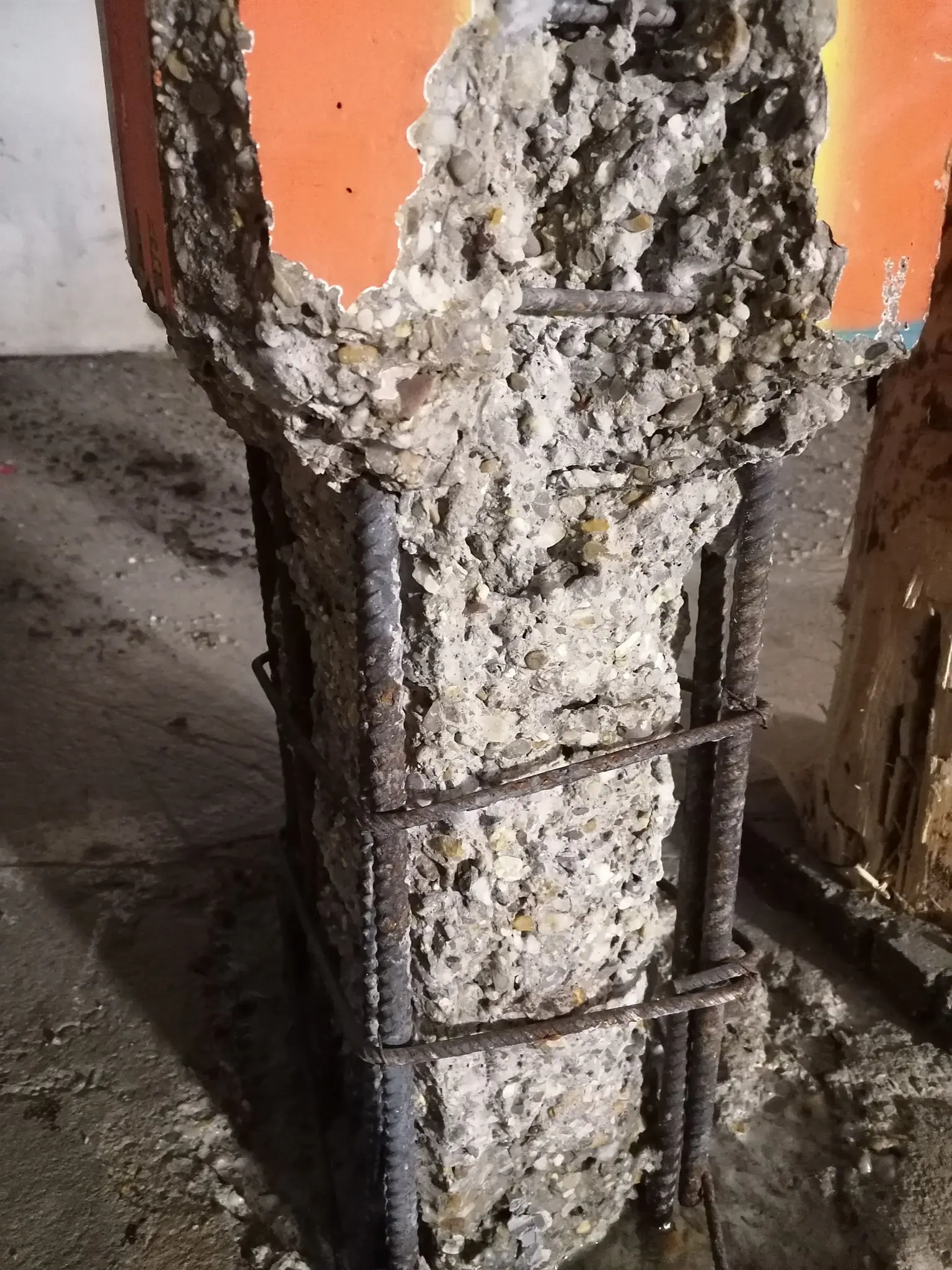 Betoninstandsetzung Abtrag Stützen