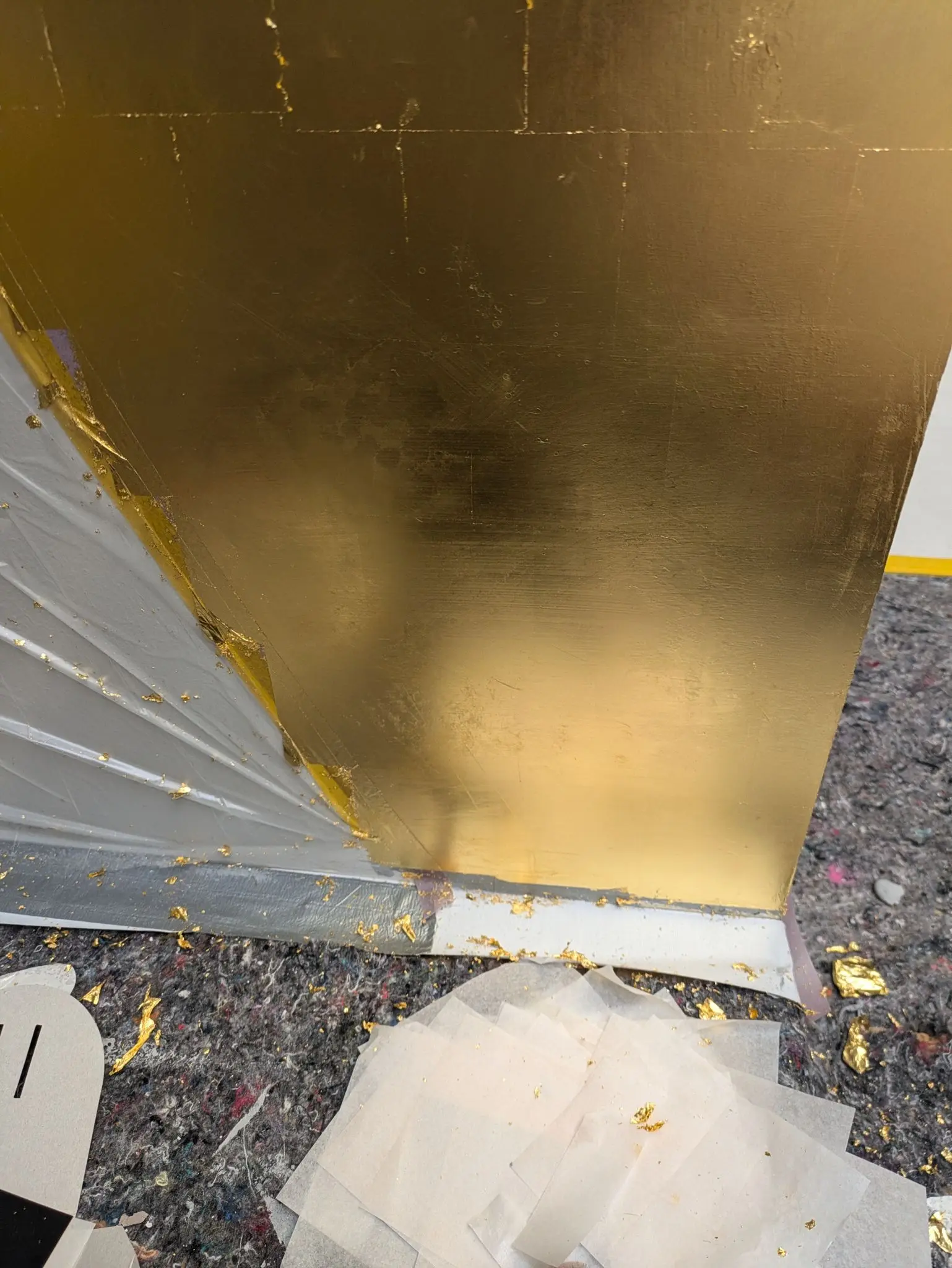 Metallische Oberfläche, echtes Blattgold